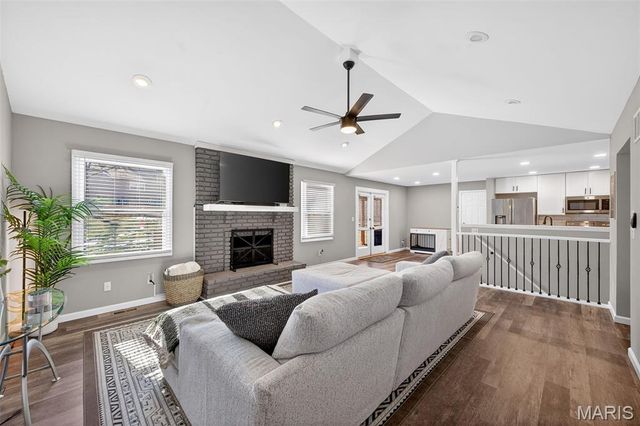 15648 Silverlake Court, Chesterfield, MO 63017