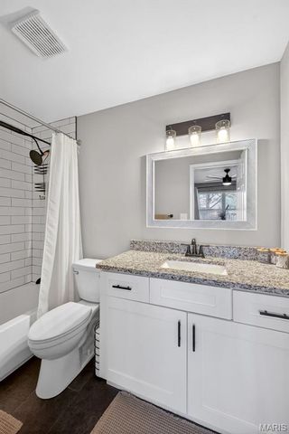 15648 Silverlake Court, Chesterfield, MO 63017