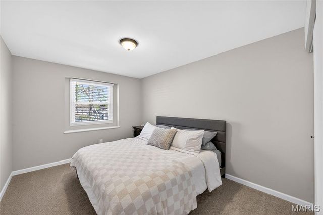 15648 Silverlake Court, Chesterfield, MO 63017