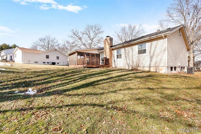 15648 Silverlake Court, Chesterfield, MO 63017