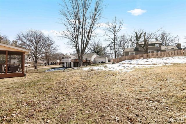 15648 Silverlake Court, Chesterfield, MO 63017