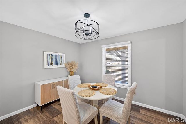 15648 Silverlake Court, Chesterfield, MO 63017