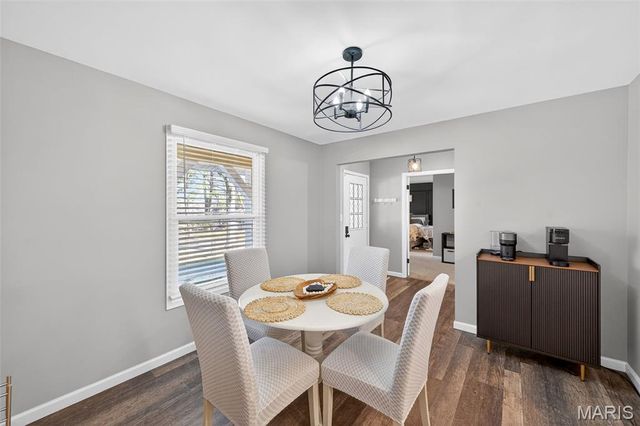 15648 Silverlake Court, Chesterfield, MO 63017