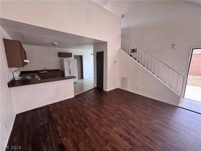 5245 Golden Lane, Las Vegas, NV 89119
