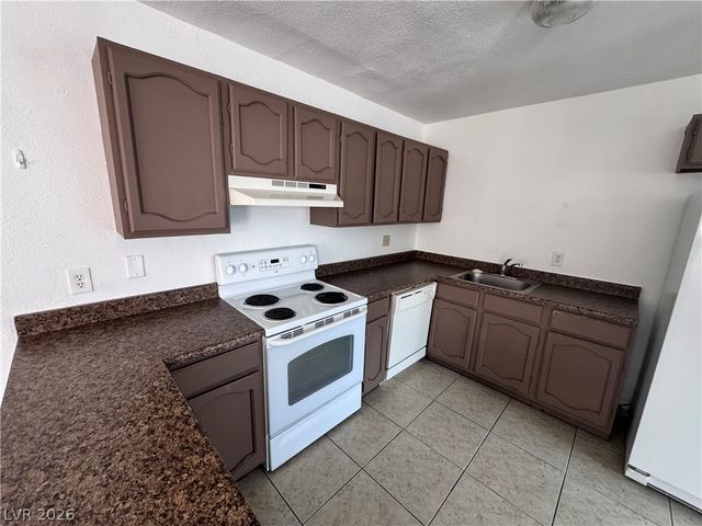 5245 Golden Lane, Las Vegas, NV 89119