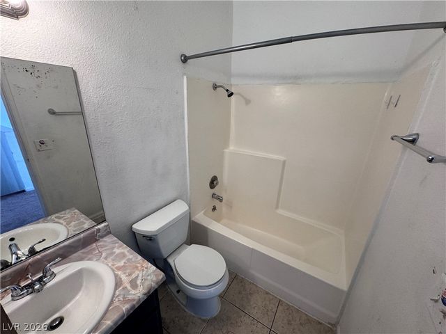 5245 Golden Lane, Las Vegas, NV 89119