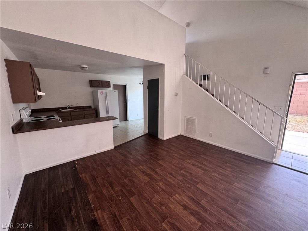 Image 3 of property listing at 5245 Golden Lane, Las Vegas, NV 89119