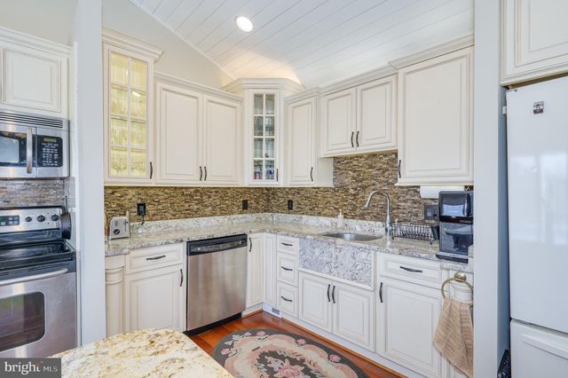 73 MCGREGOR DR, Ranson, WV 25438