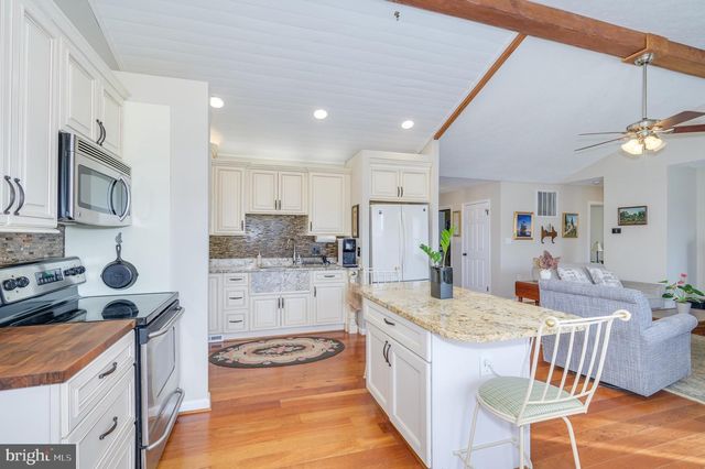 73 MCGREGOR DR, Ranson, WV 25438