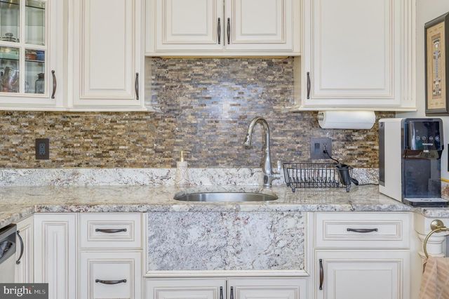 73 MCGREGOR DR, Ranson, WV 25438