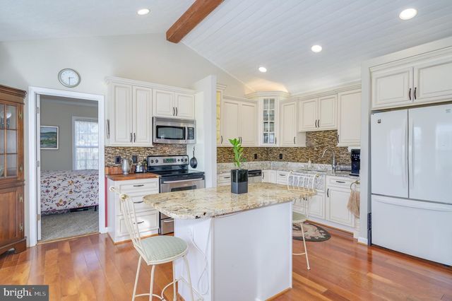 73 MCGREGOR DR, Ranson, WV 25438