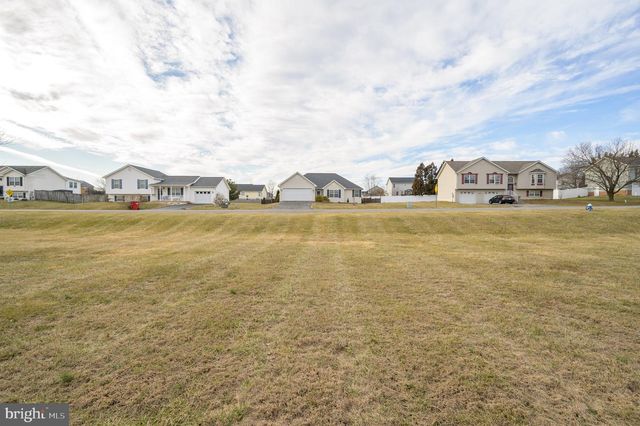 73 MCGREGOR DR, Ranson, WV 25438