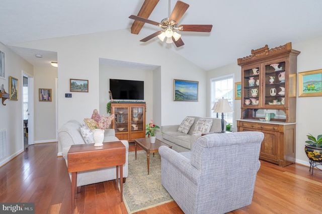 73 MCGREGOR DR, Ranson, WV 25438