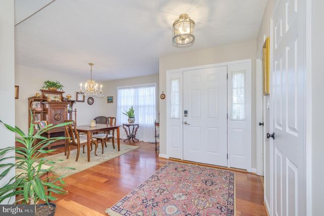 73 MCGREGOR DR, Ranson, WV 25438