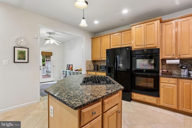 19 BLUE HOSTA WAY, Rockville, MD 20850
