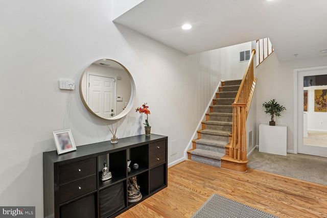 19 BLUE HOSTA WAY, Rockville, MD 20850