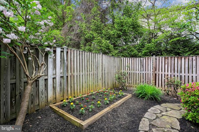 19 BLUE HOSTA WAY, Rockville, MD 20850