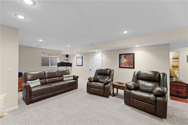23920 W 124th Court, Olathe, KS 66061