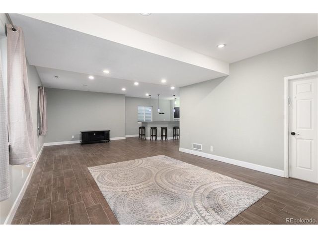 6977 S Riverwood Way, Aurora, CO 80016