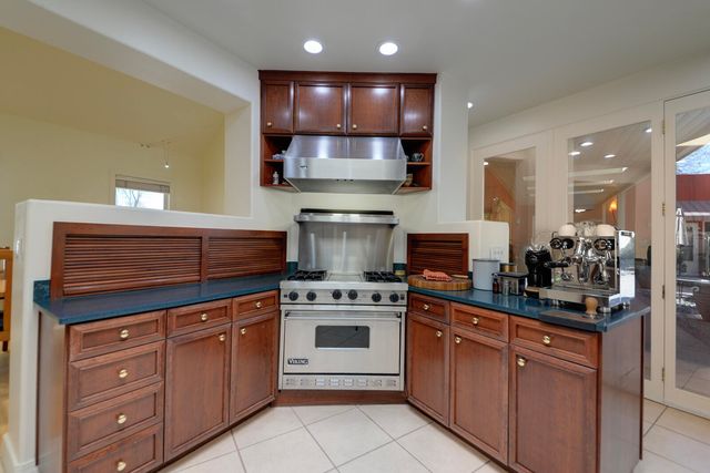 1515 Los Nietos Court NW, Los Ranchos, NM 87107