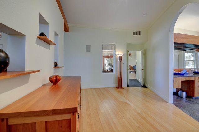 1515 Los Nietos Court NW, Los Ranchos, NM 87107