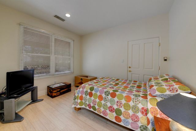 1515 Los Nietos Court NW, Los Ranchos, NM 87107