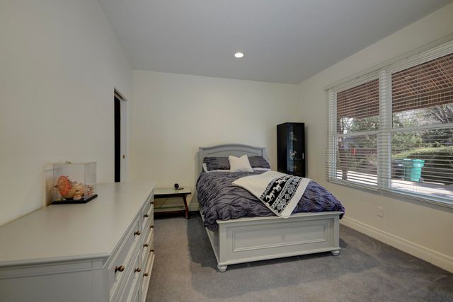 1515 Los Nietos Court NW, Los Ranchos, NM 87107