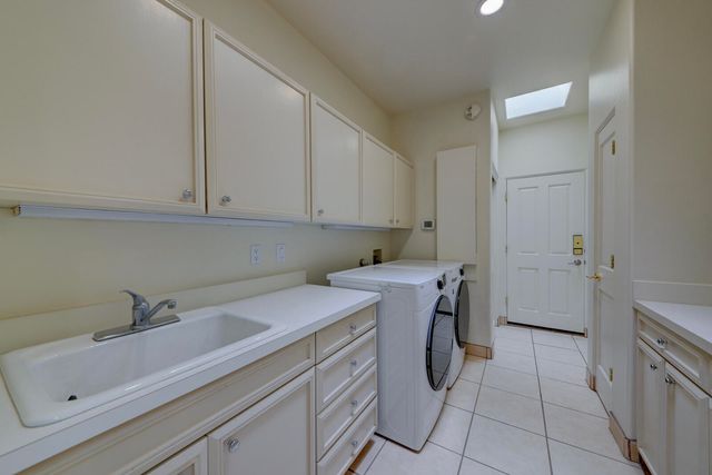 1515 Los Nietos Court NW, Los Ranchos, NM 87107