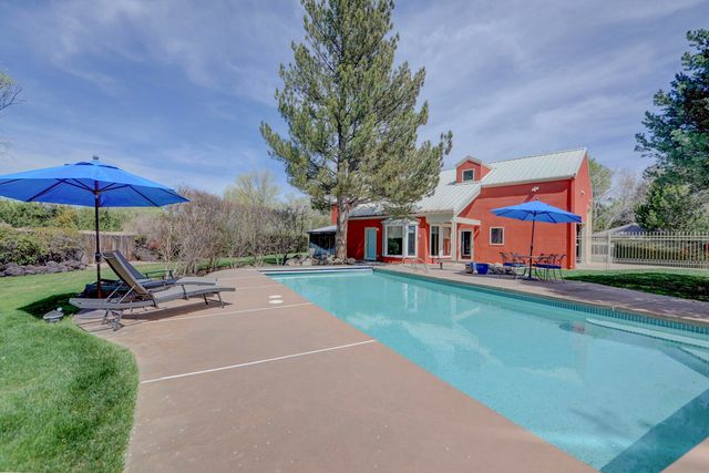 1515 Los Nietos Court NW, Los Ranchos, NM 87107