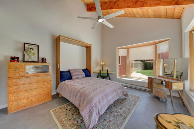 1515 Los Nietos Court NW, Los Ranchos, NM 87107