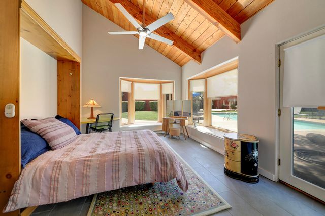 1515 Los Nietos Court NW, Los Ranchos, NM 87107