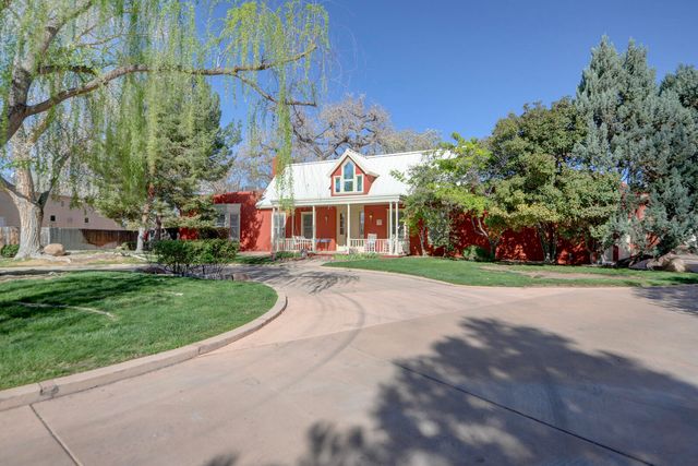 1515 Los Nietos Court NW, Los Ranchos, NM 87107