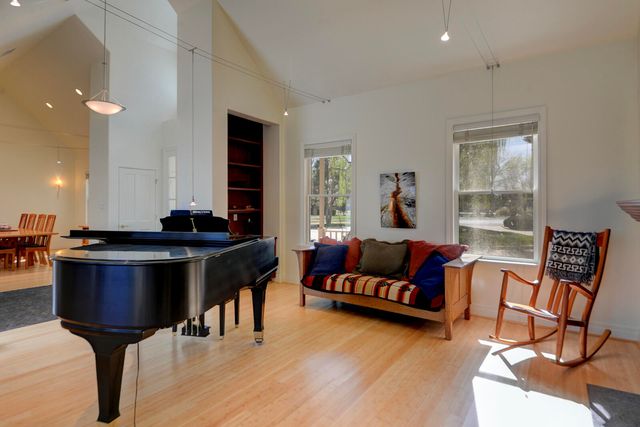 1515 Los Nietos Court NW, Los Ranchos, NM 87107