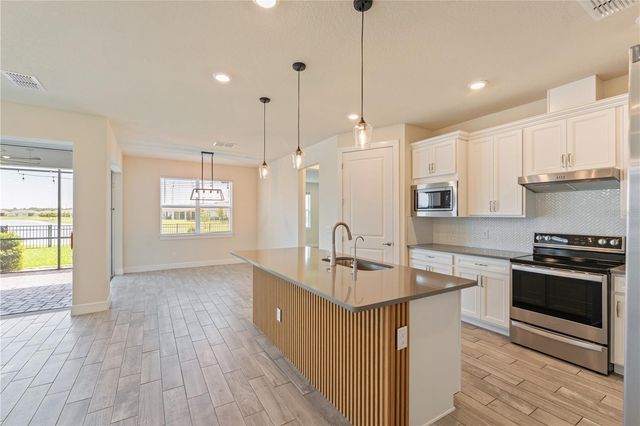 1994 SPRING SHOWER CIRCLE, Kissimmee, FL 34744