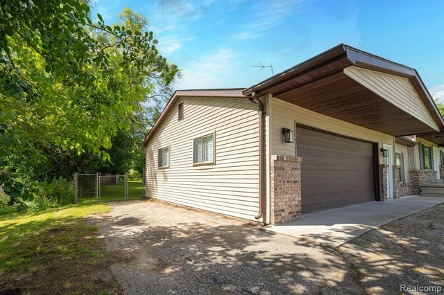 3353 Augusta Street, Flint, MI 48532