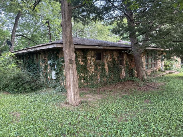 887 Elwood Dr, Clarksville, TN 37040