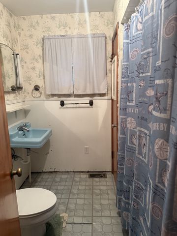 887 Elwood Dr, Clarksville, TN 37040