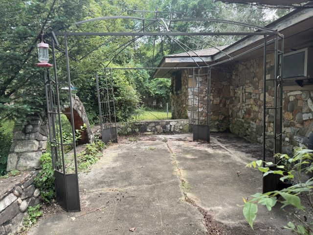 887 Elwood Dr, Clarksville, TN 37040