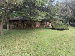 887 Elwood Dr, Clarksville, TN 37040