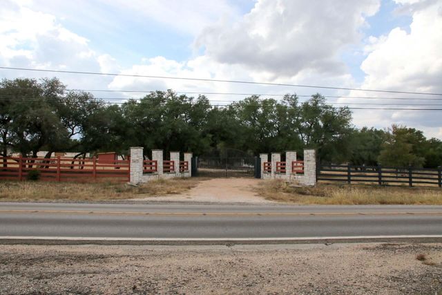 18001 Fm 150 W, Driftwood, TX 78619