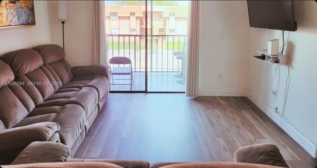 6480 W 27th Ct 54-22, Hialeah, FL 33016