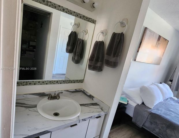 6480 W 27th Ct 54-22, Hialeah, FL 33016
