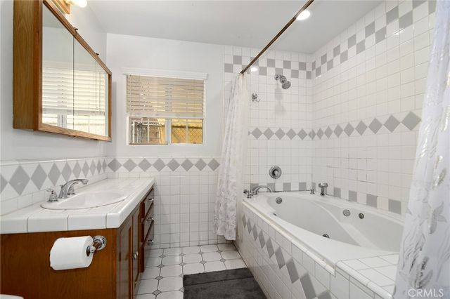 22736 Runnymede, West Hills, CA 91307