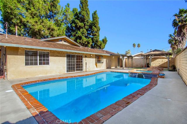 22736 Runnymede, West Hills, CA 91307