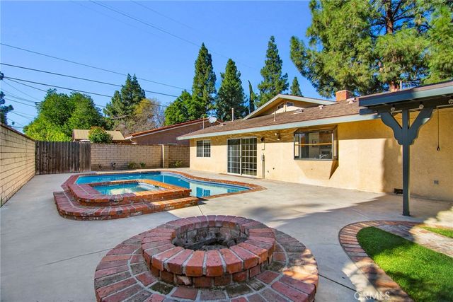 22736 Runnymede, West Hills, CA 91307