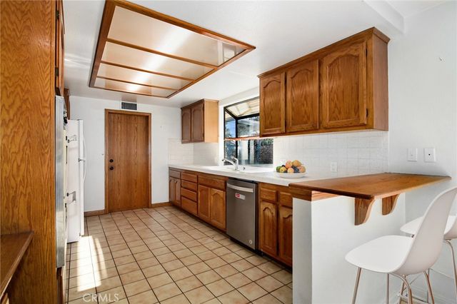 22736 Runnymede, West Hills, CA 91307