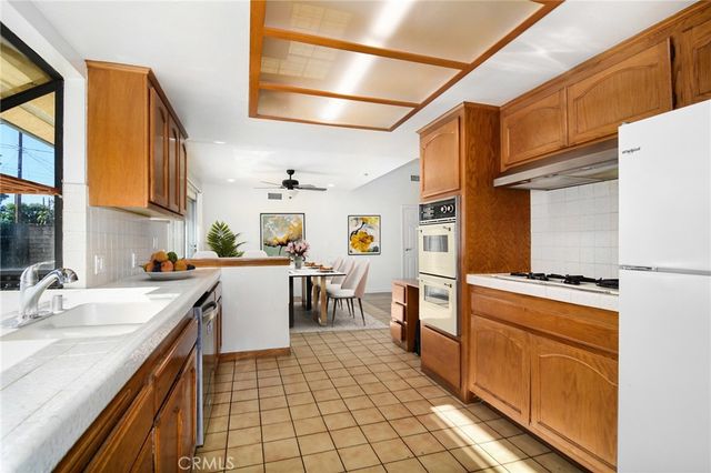 22736 Runnymede, West Hills, CA 91307