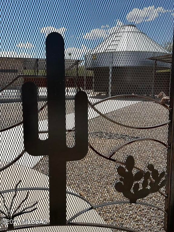 741 W Via De Suenos, Green Valley, AZ 85622