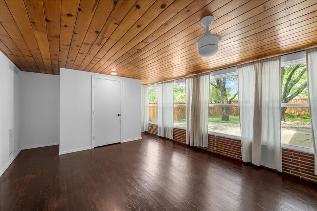 2625 Old Oaks Drive, Waco, TX 76710