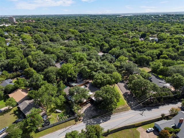 2625 Old Oaks Drive, Waco, TX 76710